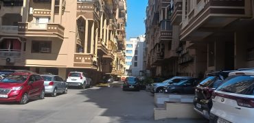 Flat in Ghatlodia, Ahmedabad