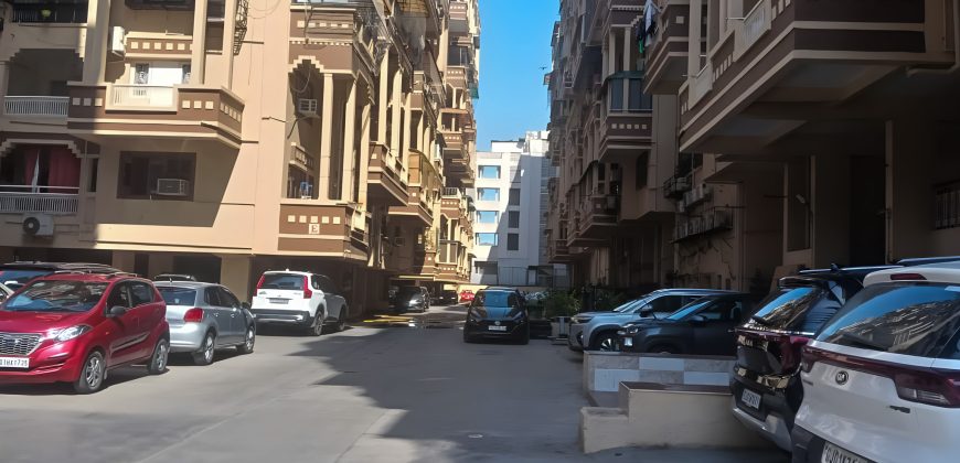 Flat in Ghatlodia, Ahmedabad